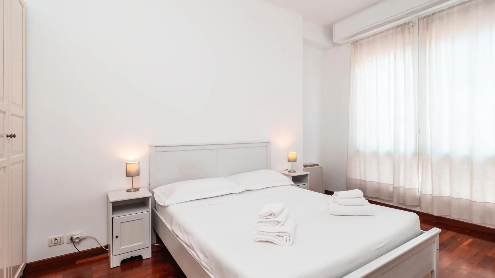 Keys Of Italy - Piazza Vetra Roomy Apartment Milano İtalya